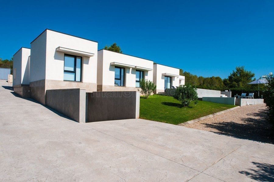 ferienhaus modern urlaub villa pool mallorca 900x598